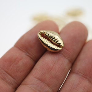 10pcs Cowrie Shell Beads, Shell Connector Charms, Gold Cowrie Shell Charm, Double Sided Cowrie Shells, Jewelry Findings Supplies, ZM573go
