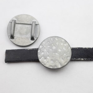 5 Silver Round Hammered Slider, Component for Flat Lether and Cord Bracelet, Raw Zamak, Wholesale Price, ZM315rw