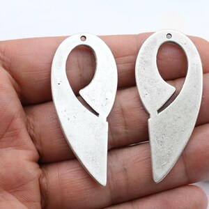 Antique Silver Charms, Charms Pendant, Necklace Charms, Earring Findings, Wholesale Charms, Jewelry Makings Supplies, 1 pcs. ZM829as