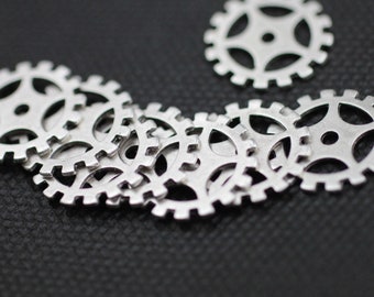 10 ciondoli a forma di ingranaggi in argento, gioielli steampunk, ciondoli a forma di ruota placcati in argento per bracciale, fornitura all'ingrosso per la creazione di gioielli ZM523as