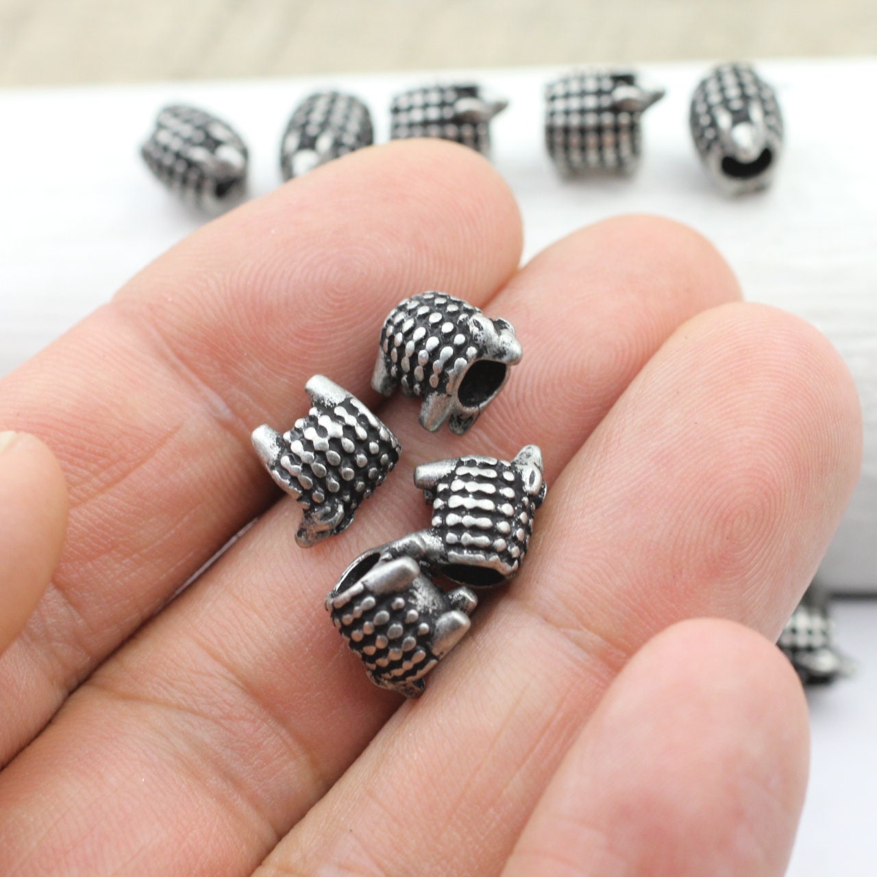 10 Sheep Beads, Silver Beads, Sheep Charms, Jewelry Findings
