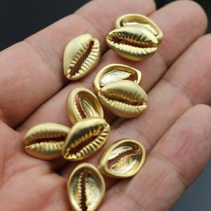 10pcs Shell Connector Charms, Gold Cowrie Shell Charm Beads, Double Sided Cowrie Shells, Cowrie Shell Charms, Cowrie Shell Charms, ZM573mg