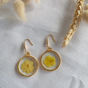 Resin Art Earrings, Flower Petal Earrings, Eye-catching Gift, Gold Flake Resin Women Earrings