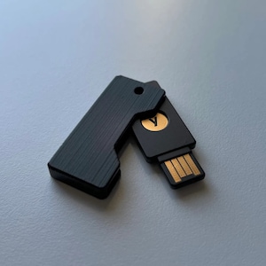 Coque Yubikey 5 NFC / 5C – Étui rabattable pour une protection optimale | Coque imprimée en 3D