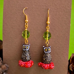 Boucles d&#39;oreilles hibou faites main en pâte polymère : bijoux fantaisie pendants oiseaux