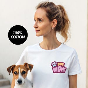 Dog Mom T-Shirt – Cute dog motif with paw – 100% cotton – Gift for dog moms & animal lovers