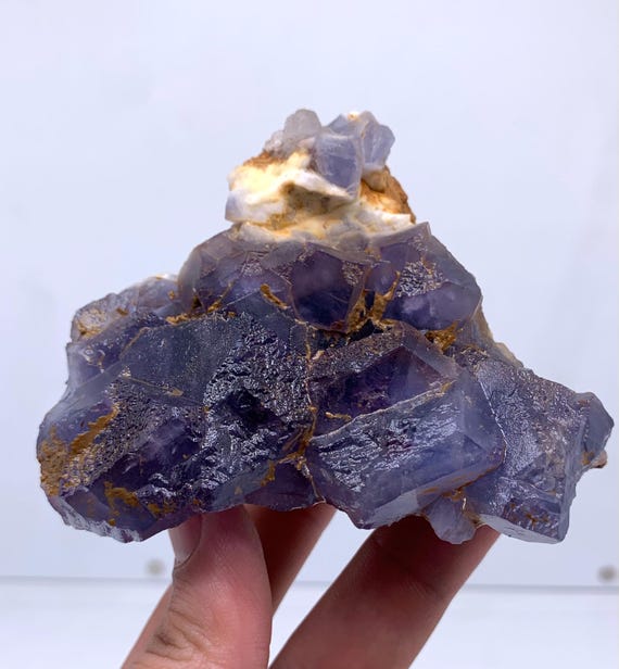 378グラムの最も美しいユニークな形の天然立方ブルーフロー