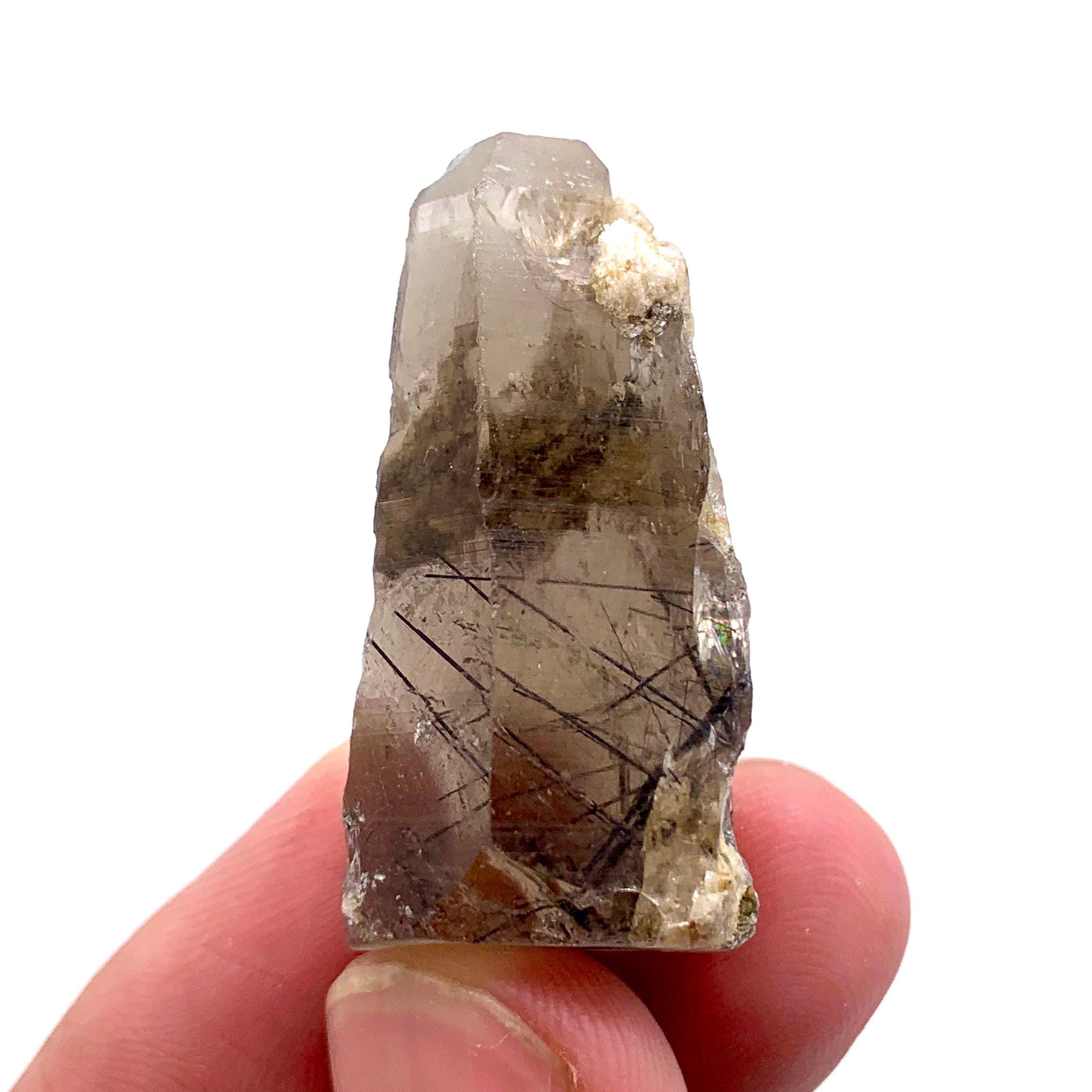 パキスタン産天然ブラックルチルクォーツクリスタル 68カラット