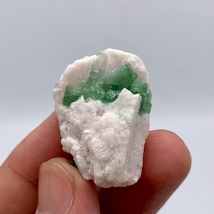 Natural Green Tourmaline Crystals 60 Carat Raw Gemstone in Mica from Afghanistan – Healing Stone, Mineral Specimen Collection