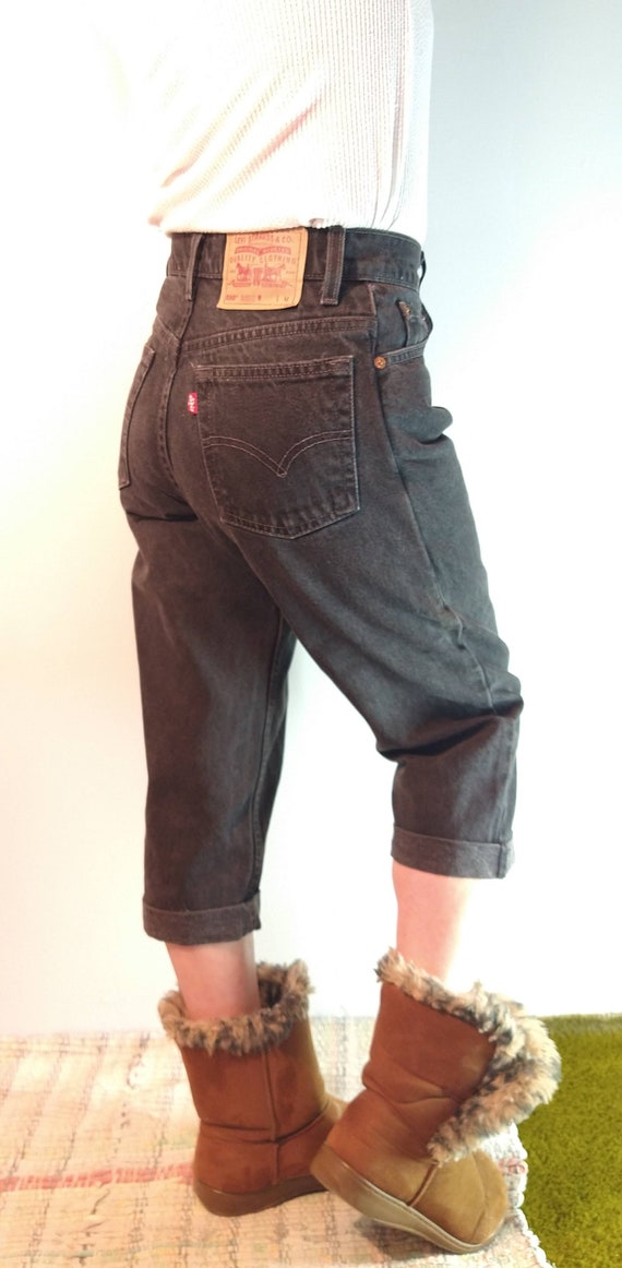 Women's used High Waist Levi 550 denim capri jeans