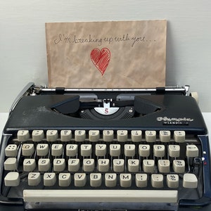 Escrita personalizada: poemas, cartas de amor, textos de rompimento, votos de casamento, desculpas, letras de músicas, etc.