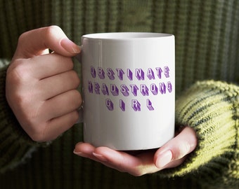 Fille obstinée et têtue, fierté et préjugés, tasse cadeau pour les rats de bibliothèque - cadeau littéraire pour les fans de Jane Austen