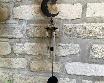 Campana de viento de metal con regalo conmemorativo de diseño de luna, escuche las campanas del jardín conmemorativo del viento, decoración del patio colgante de pared, decoración única al aire libre