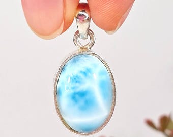 三角形のラリマーネックレス | 天然宝石ペンダント | ハンドメイド