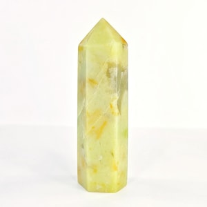 Flower Jade Tower 107g, Green Quartz Crystal Point for Feng Shui or Home Decor