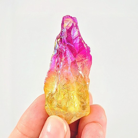 虹色 水晶 クラックから生まれる神秘の虹 - 石の音ブログ