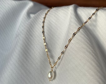 Freshwater Pearl Necklace / Minimalist Necklace / Bridal Necklace / Valentine Gift