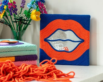 USTA 05 - graphismes textiles funky, graphismes disco avec lèvres, galerie rétro, galerie éclectique, mosaïque miroir, boule disco, doodle