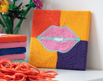 USTA 04 - textile painting with lips, funky lips, pop art painting with lips, retro gallery, graphics with lips, modern wall decoration