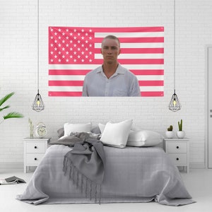 Rafe Cameron, Drew Starkey Photo Pink USA America Flag 3X5 Ft Personalized Flags Design Flag Tapestry Poster Dorm Room, Living Room, Bedroom zdjęcie 3
