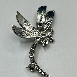 Vintage silver dragon fly brooch - insect brooch - nature brooch - gift for her