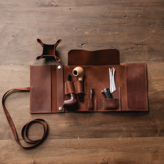 Handmade pipe holder, Personalized tobacco holder, Leather tobacco pouch, Custom pipe case, Engraved pipe pouch, Handmade pipe roll