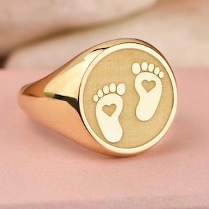 14K Gold Baby Footprints Signet Ring, Baby Feet Ring for Mother, Future Mom Ring, Custom Baby Shower Gift, Baby Foot Jewelry, Round Ring