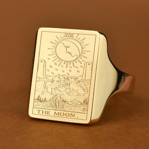14K Solid Gold The Moon Tarot Signet Ring, Rider-Waite Tarot Jewelry, Engraved Celestial Ring, Custom Major Arcana Ring, Gift For Wife