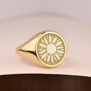 14K Gold Sunflower Signet Ring, Gold Daisy Signet Ring, Dainty Sunflower Gold Ring For Women, Sunflower Jewelry, Women Floral Signet Ring