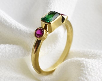 Solid Gold Green Emerald Ring, Thin Gold Ring, Rectangle Emerald Band, Three Stone Emerald Ring, Emerald and Ruby Ring, Yellow Gold Ring