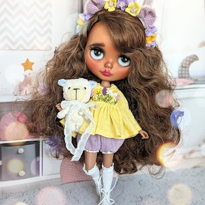 Blythe aangepaste pop TBL, ooak blythe-pop, gepersonaliseerde Blythe-pop, blythe krullend haar, borduurwerk blythe-jurk, kunstpop, blythe doll kid