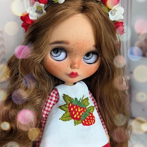 Blythe aangepaste pop TBL, ooak blythe-pop, gepersonaliseerde Blythe-pop, blythe zwart haar, geborduurde blythe-jurk, kunstpop, blythe krullend haar