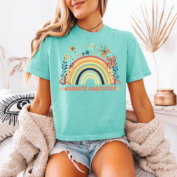 ポジティブシャツ 快適なカラー クロップド丈 フローラルTシャツ