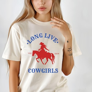 TShirt Cowgirl Shirt Women Vintage Comfort Colors Cowboy Tee Long Live Cowgirls Western T Shirt Rodeo T-Shirt Aesthetic Gifts for Women