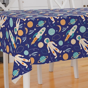 Mantel de tela de primera calidad con temática espacial y cohete de dibujos animados, mantel para comedor, mantel para patio, camino de mesa, regalo de inauguración de la casa, decoración del hogar