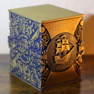 Deck box Pirate Peinte à la Main - MTG, Lorcana, Onepiece, Pokemon & autres compatible - Boîte de Rangement pour Cartes de Jeu