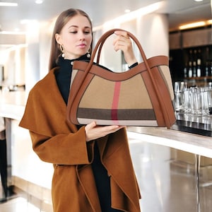 Premium Cley Handbag - High-Quality Canvas and Leather - Adjustable Shoulder strap -