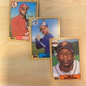 Vintage Baseball Cards 1987 Topps 15 Card Repack, cimeli sportivi da collezione degli anni '80. Ottime condizioni per la loro età