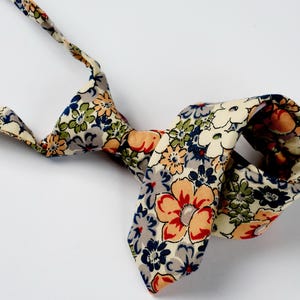 Peach & Blue Boys Floral Tie, Childrens Pretied Necktie for Kids 1-12, Adjustable Toddler Cotton Tie, Salmon and White Wildflower - Newbury