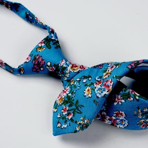Blue & Red Boys Floral Tie, Childrens Pretied Necktie for Kids 1-12, Adjustable Toddler Cotton Tie, Purple Wildflower, Green Leaf - Portland