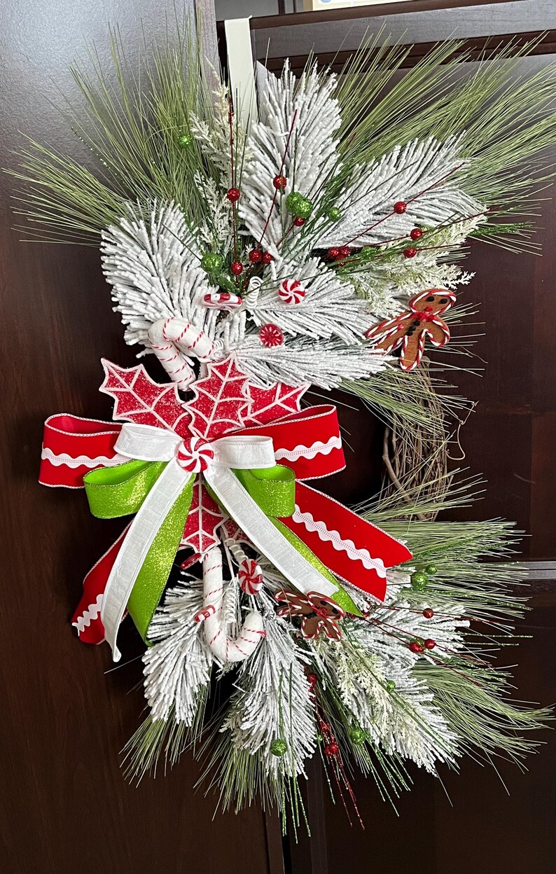 Oval Grapevine Christmas Wreath, Christmas Gingerbread Wreath, 2024