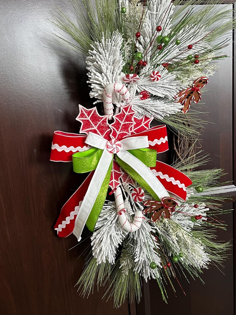 Oval Grapevine Christmas Wreath, Christmas Gingerbread Wreath, 2024