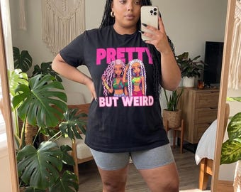 Pretty But Weird shirt, melanine shirt, zwarte vrouw tees, zwarte vrouw tshirt, zwart meisje tshirt cadeau, zwarte geschiedenis, Black Owned Shops,