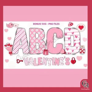 Puede incluir: Letras de color rosa y blanco con patrones que deletrean "ABCD Valentine's" con corazones, flores y un pájaro. Archivos SVG y PNG adicionales.