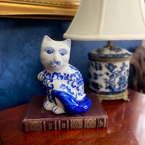 Delft Style Blue & White Floral Porcelain Persian Kitty Cat Sitting Hand painted Statue Figurine