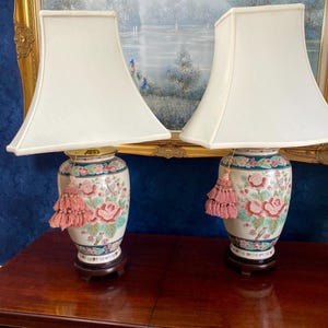 Oneach Vintage Farmhouse Table Lamps Set of 2 for Bedroom  Vintage Style Cream and Brown Floral Table Lamp Pair display picture 1