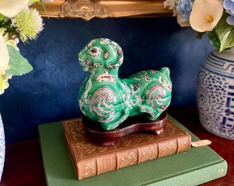 Vintage Chinese Famille Verte Ram Lidded Trinket Box Green Porcelain Animal Box w/ Lid + Wood Stand, Chinoiserie Decor Asian Collectible