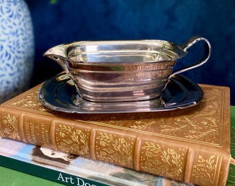 Vintage Reed & Barton 1940’s Mayflower 5000 Silverplate Gravy Boat w/ Underplate | Classic Dutch Colonial American Tableware Serving Piece