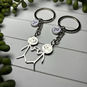 Couples Stick porte-clés assorti | Le sien | Deux pièces | Porte-clés en forme de coeurs | Deux parties | Cadeau personnalisé Anniversaire Saint-Valentin