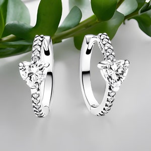 Funkelnde Sterling Silber Herz Creolen, Herz Ohrringe, Herz Creolen, kleine Strass Ohrringe, Pave Ohrringe, kleine Creolen